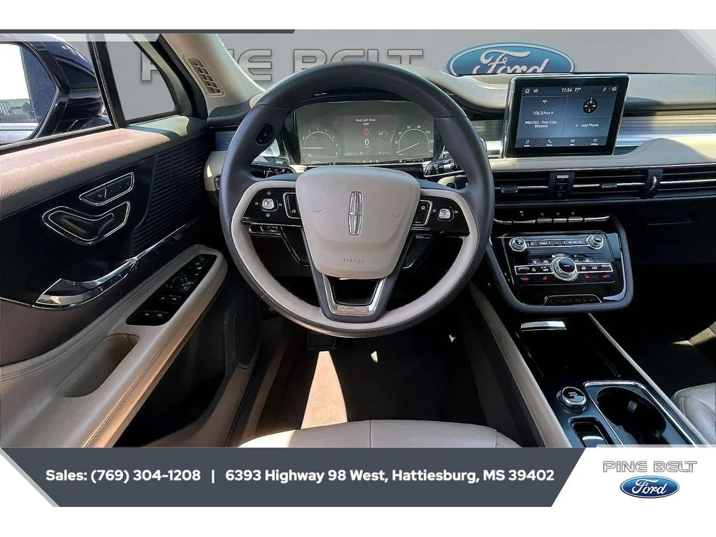 Used 2022 Infinite Black Metallic Clearcoat Lincoln Standard image 5