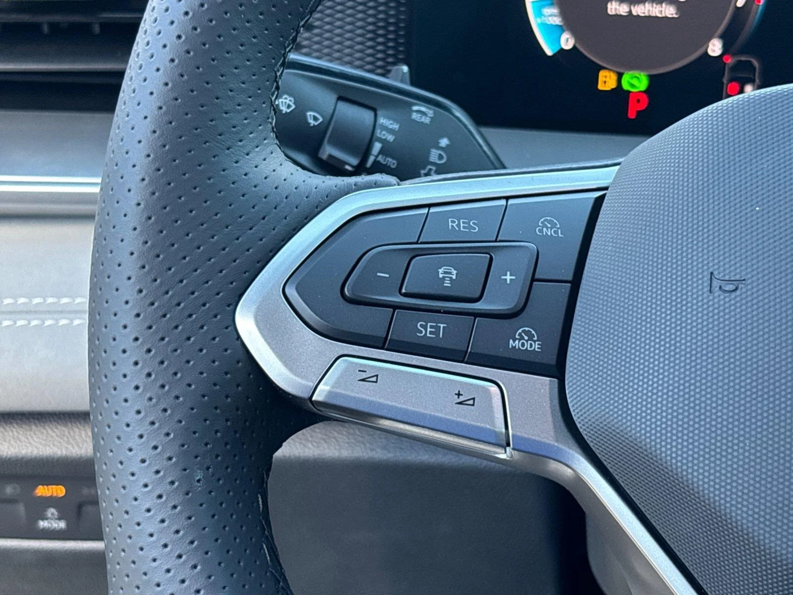 New 2026 monterey blue with deep black roof Volkswagen SE R-Line Black image 19