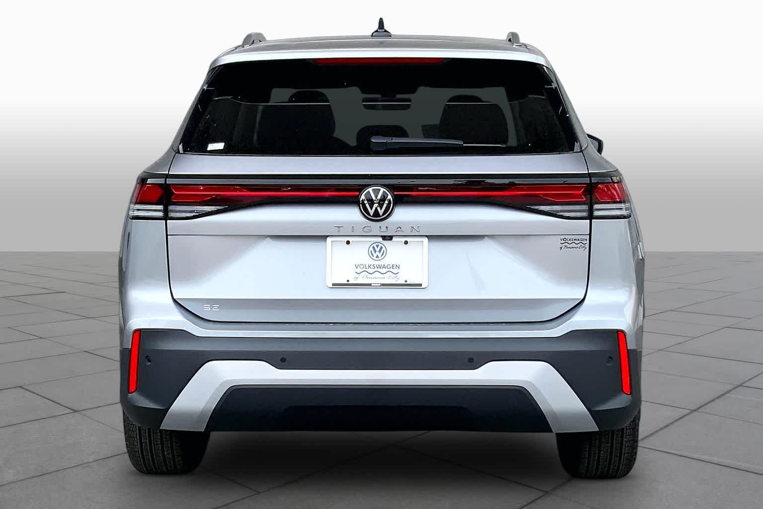 New 2026 Pyrite Silver Metallic Volkswagen SE image 4
