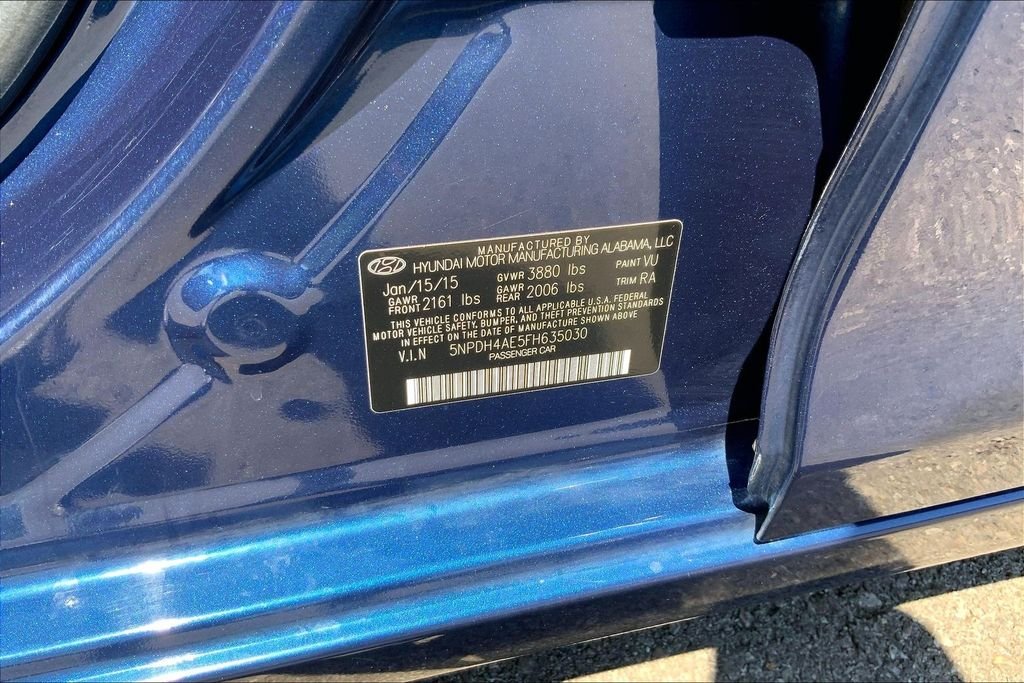Used 2015 Blue Hyundai SE image 16