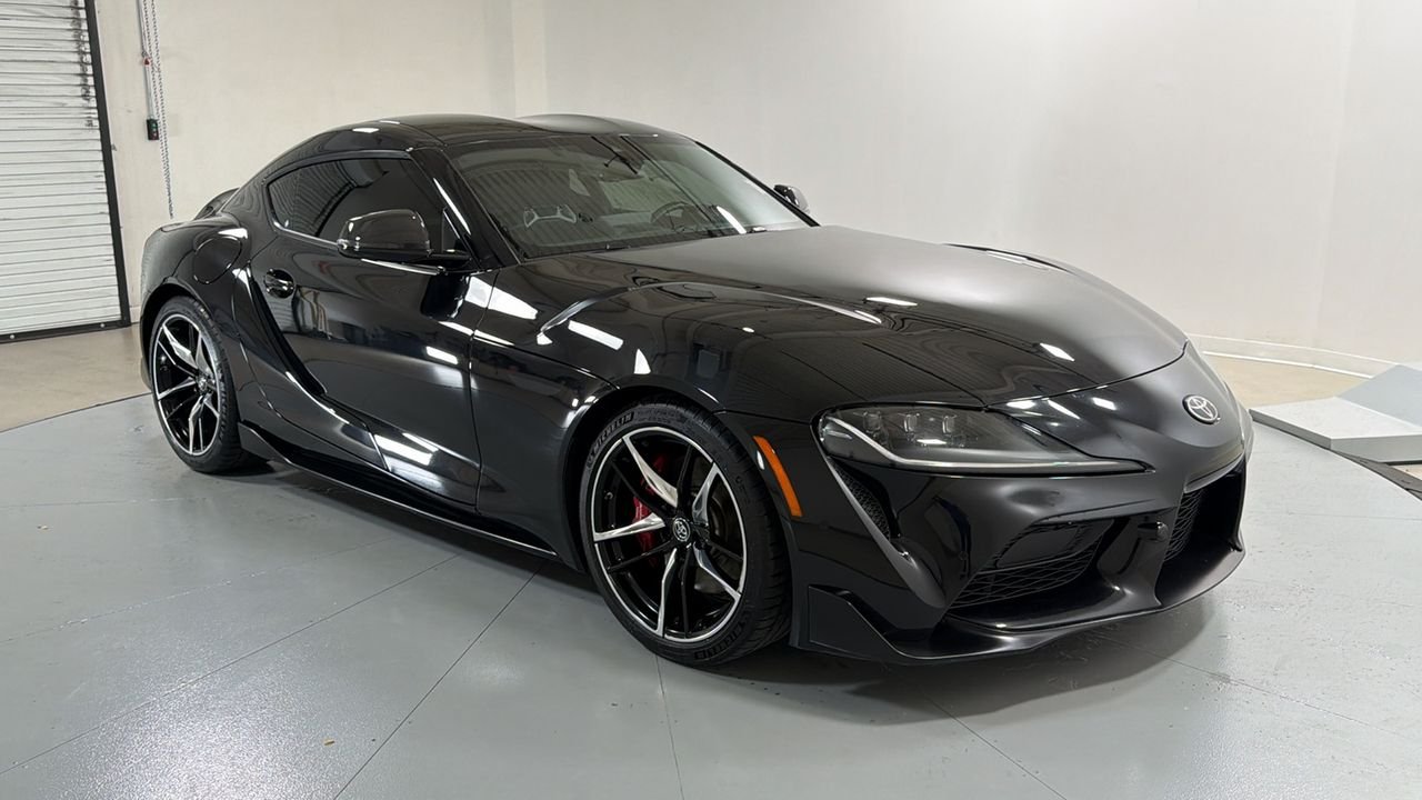 Used 2021  Toyota 3.0 image 3