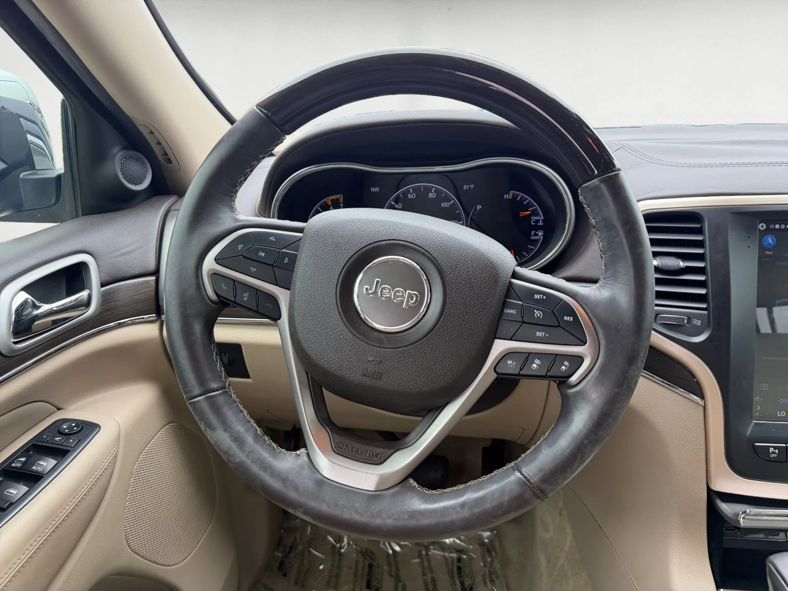 Used 2018 True Blue Pearlcoat Jeep Overland image 11