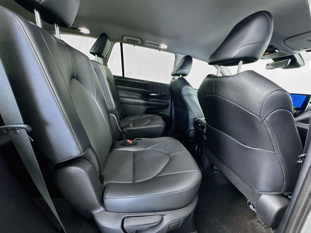 Used 2024  Toyota XLE image 32