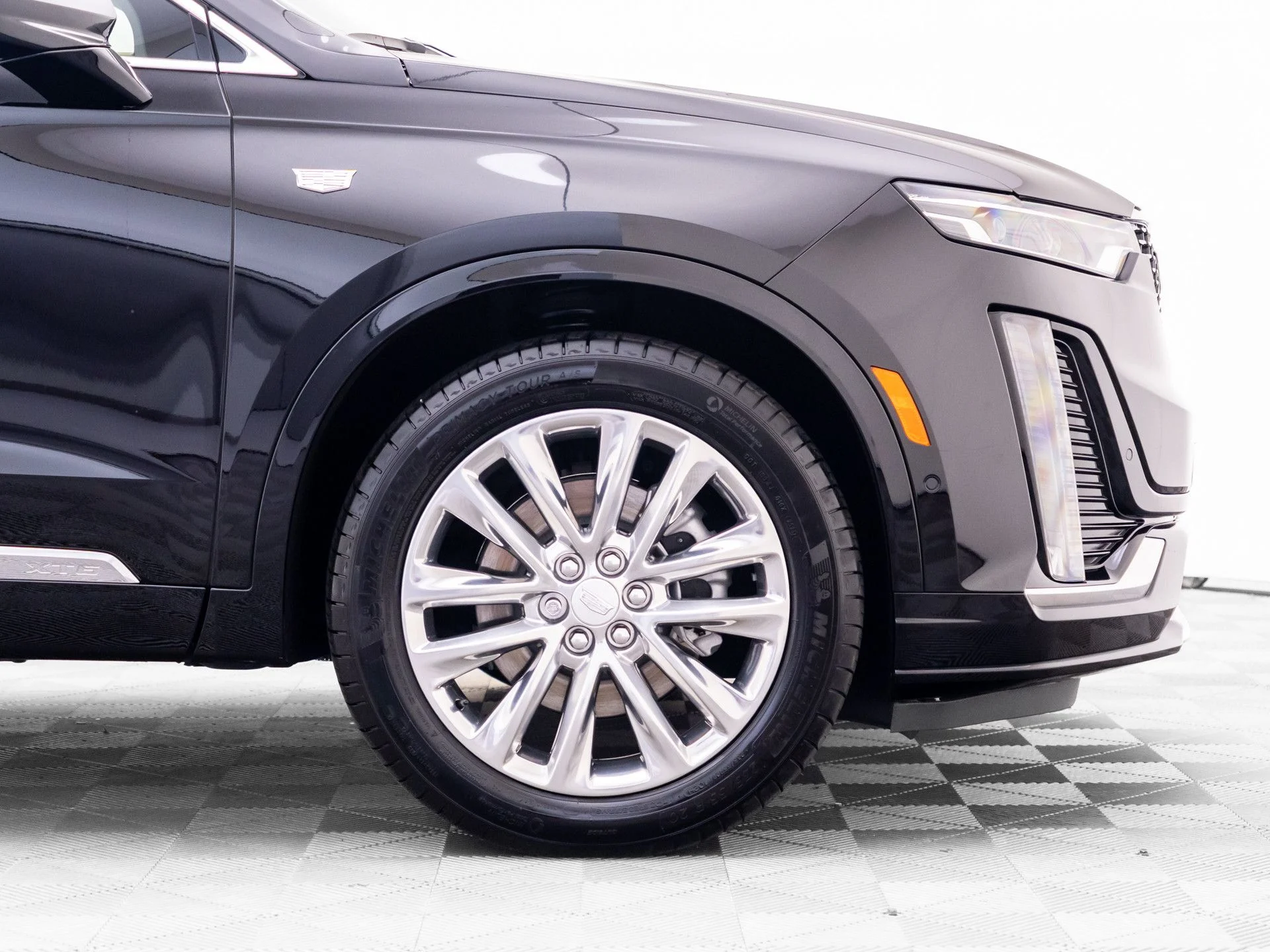 Used 2025 Black Cadillac Premium Luxury image 34