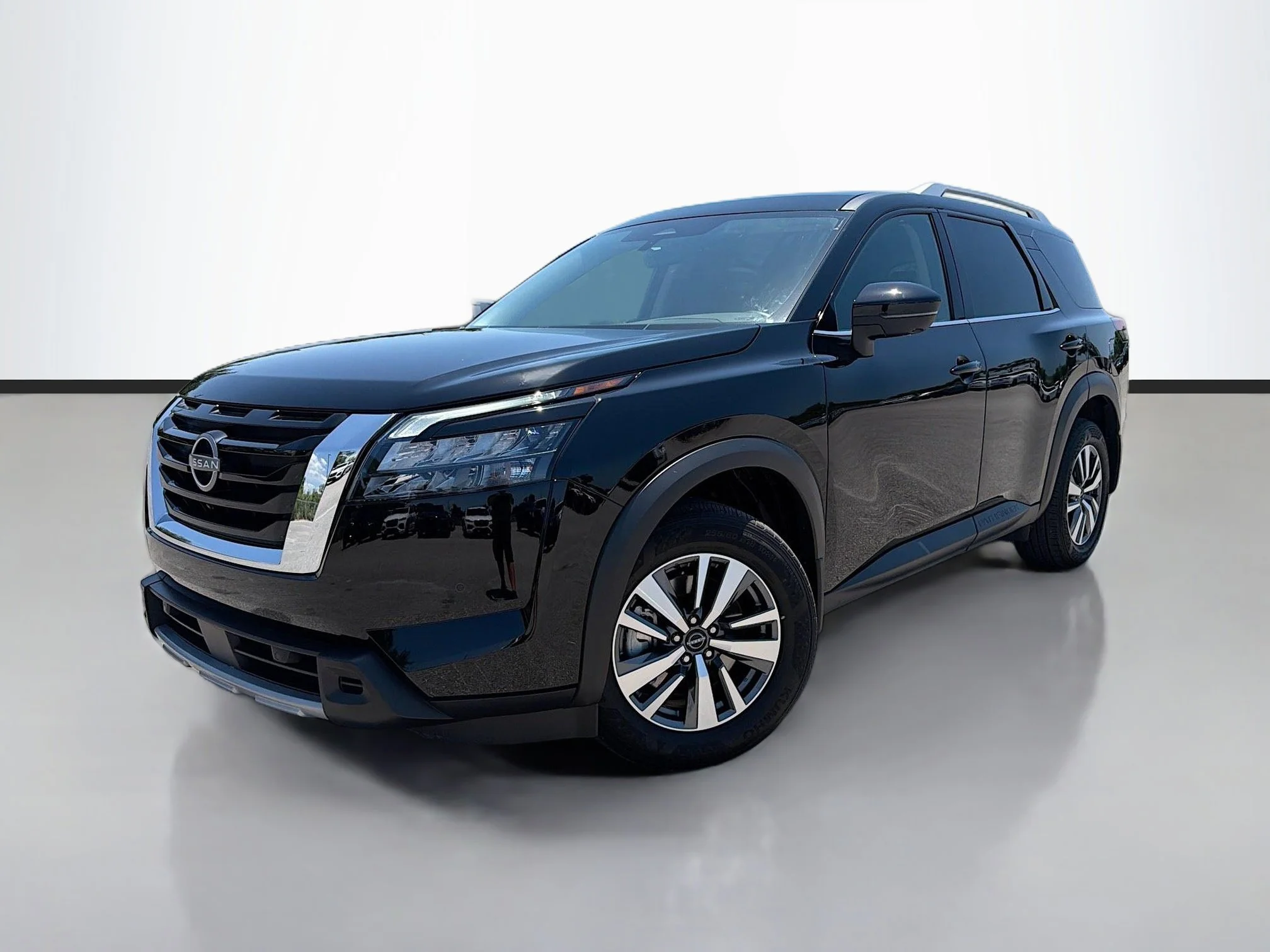 2025 Nissan Pathfinder SL 4WD's photo