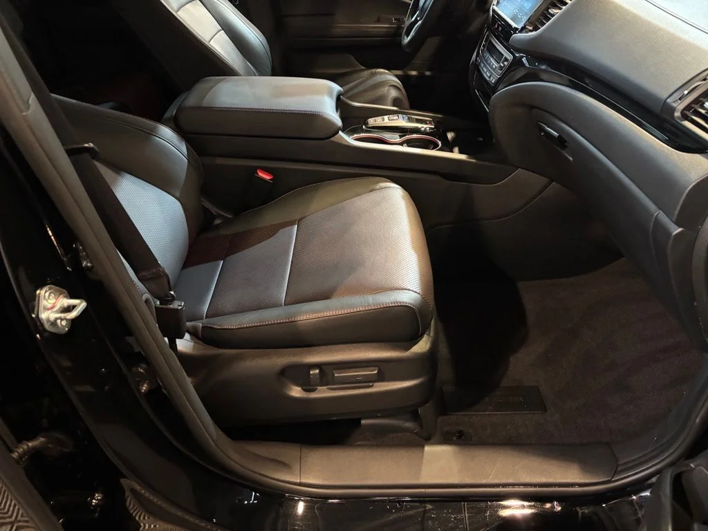 Certified Used 2025 Crystal Black Pearl Honda AWD BLACK EDITION image 24