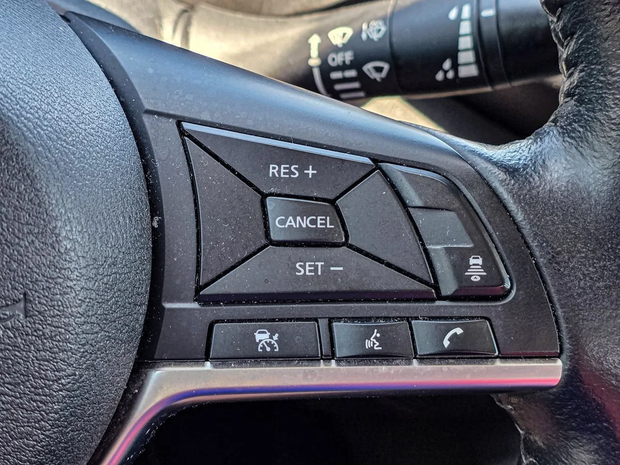 Used 2024  Nissan SV image 21