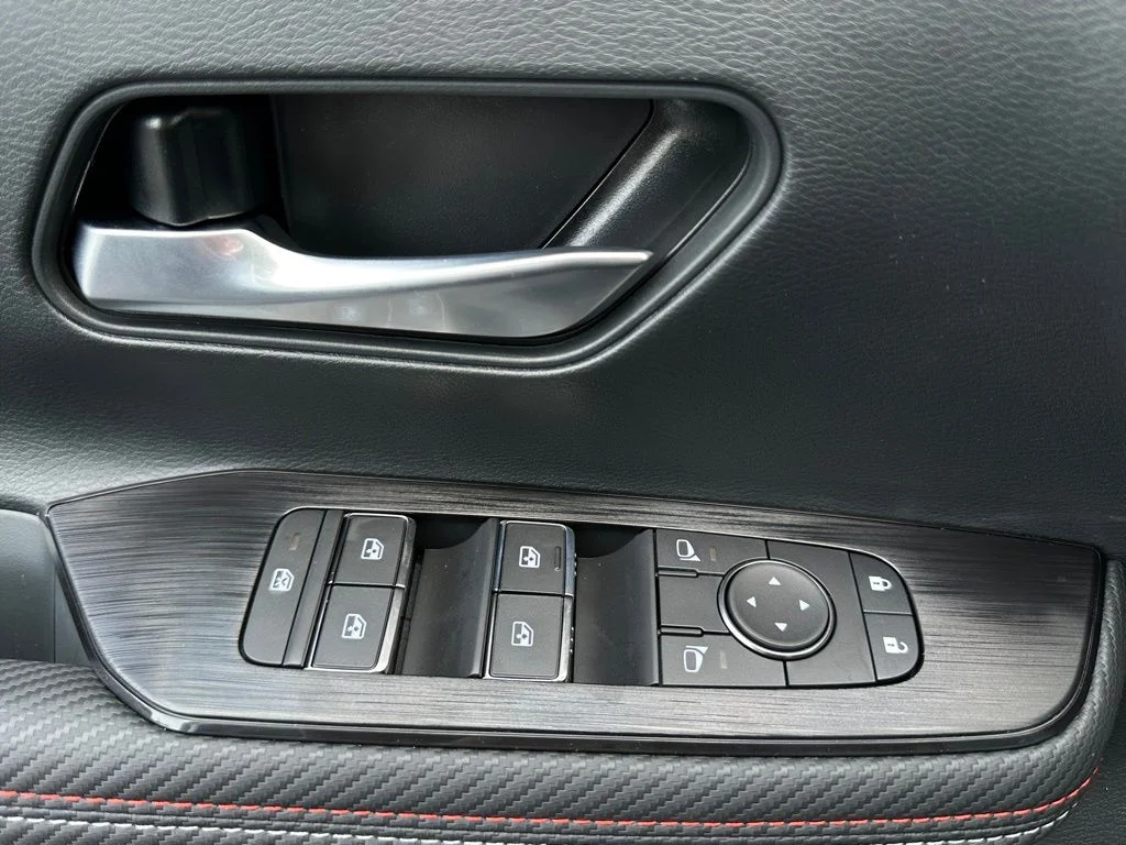 2025 Nissan Kicks SR AWD - Photo 31