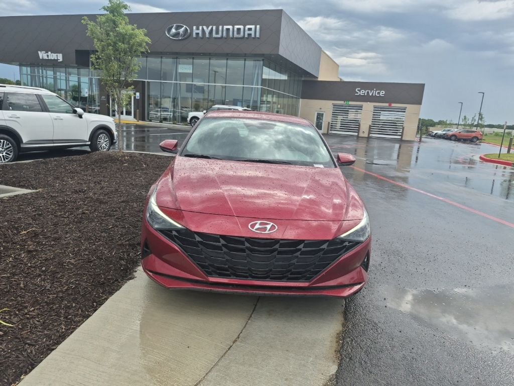 Used 2023 Hyundai Elantra SE with VIN KMHLL4AG7PU631673 for sale in Kansas City