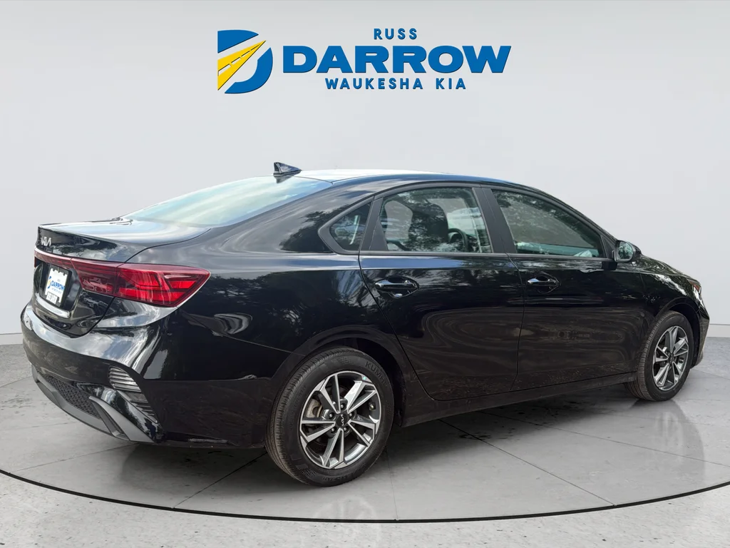 Used 2024 Black Kia LXS image 5