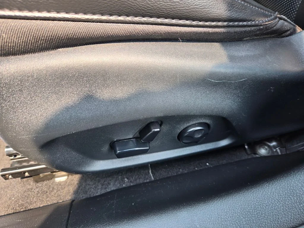 Used 2019 White Clearcoat Jeep Limited image 24