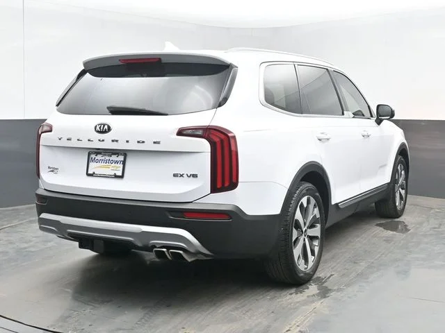 Used 2021 White Kia EX image 13