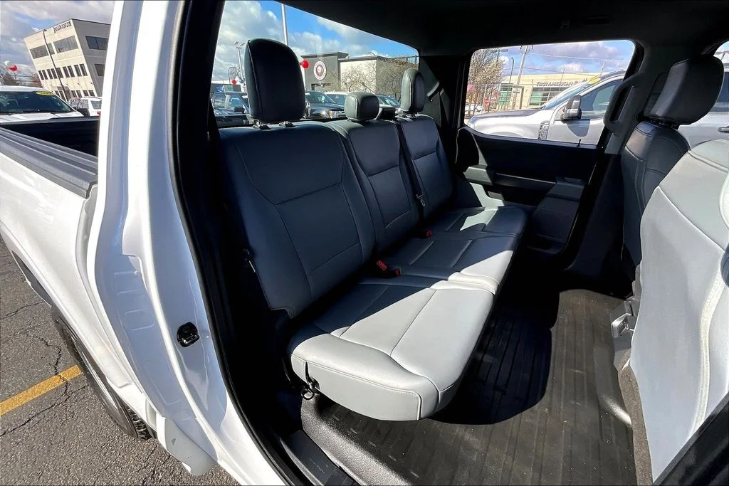 Used 2021 White Ford XL image 24