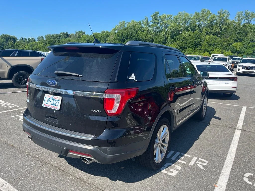 Used 2018 Black Ford XLT image 10