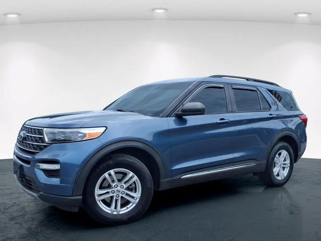Used 2020 Blue Ford XLT image 2