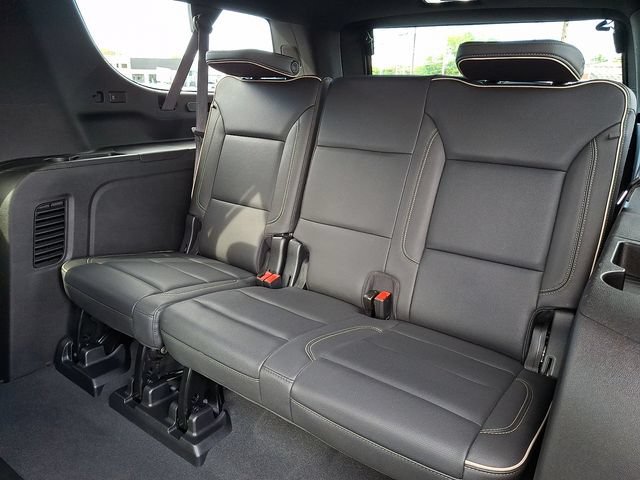 Used 2024 Iridescent Pearl Tricoat Chevrolet Premier image 12