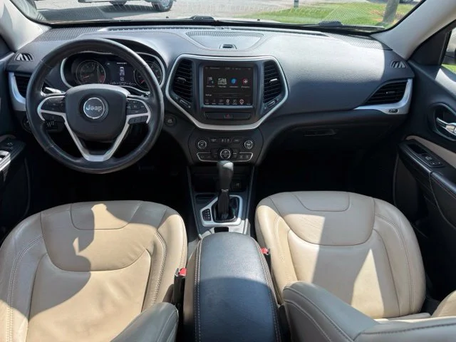Used 2015 Beige Jeep Limited image 11