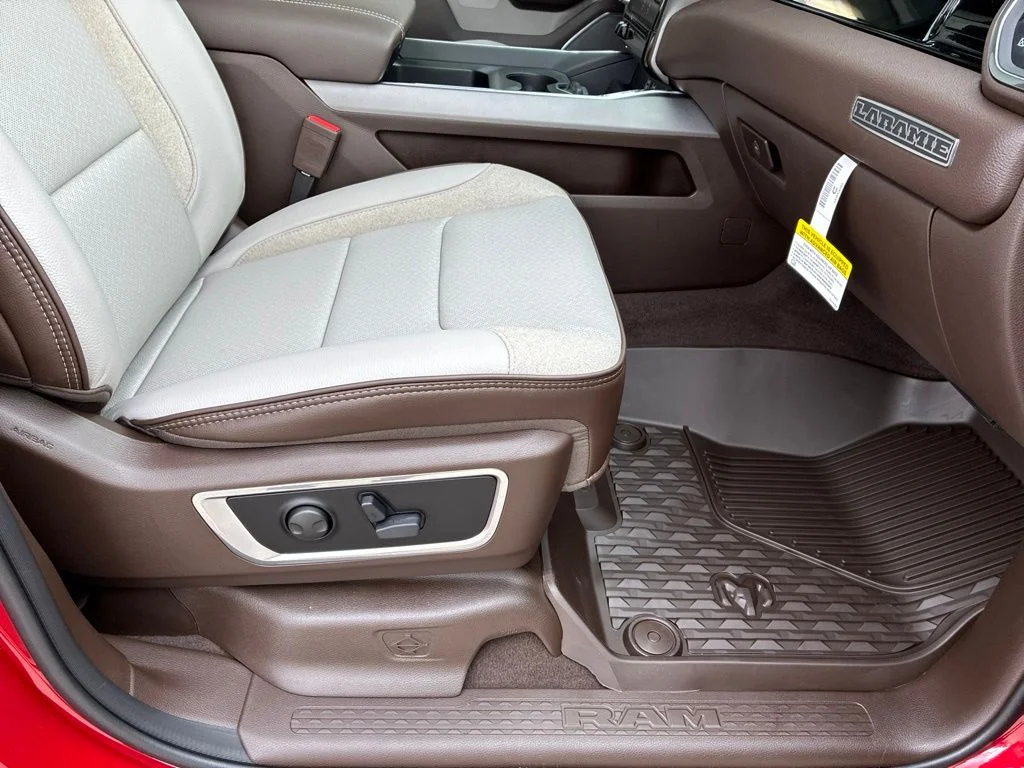 New 2026 Molten Red Pearl-Coat Exterior Paint RAM Laramie image 17