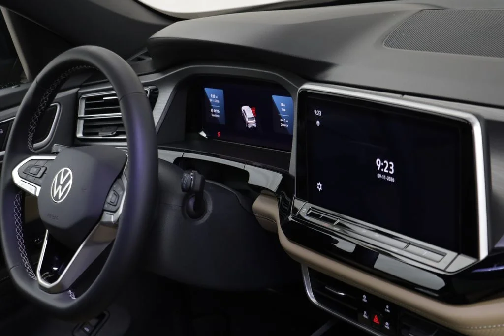 New 2026 Deep Black Volkswagen SE w/Technology image 20