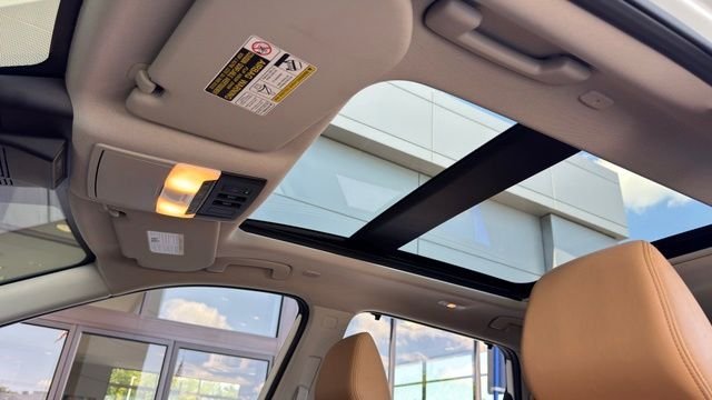 Used 2023 Pearl White Tricoat Nissan Platinum image 12