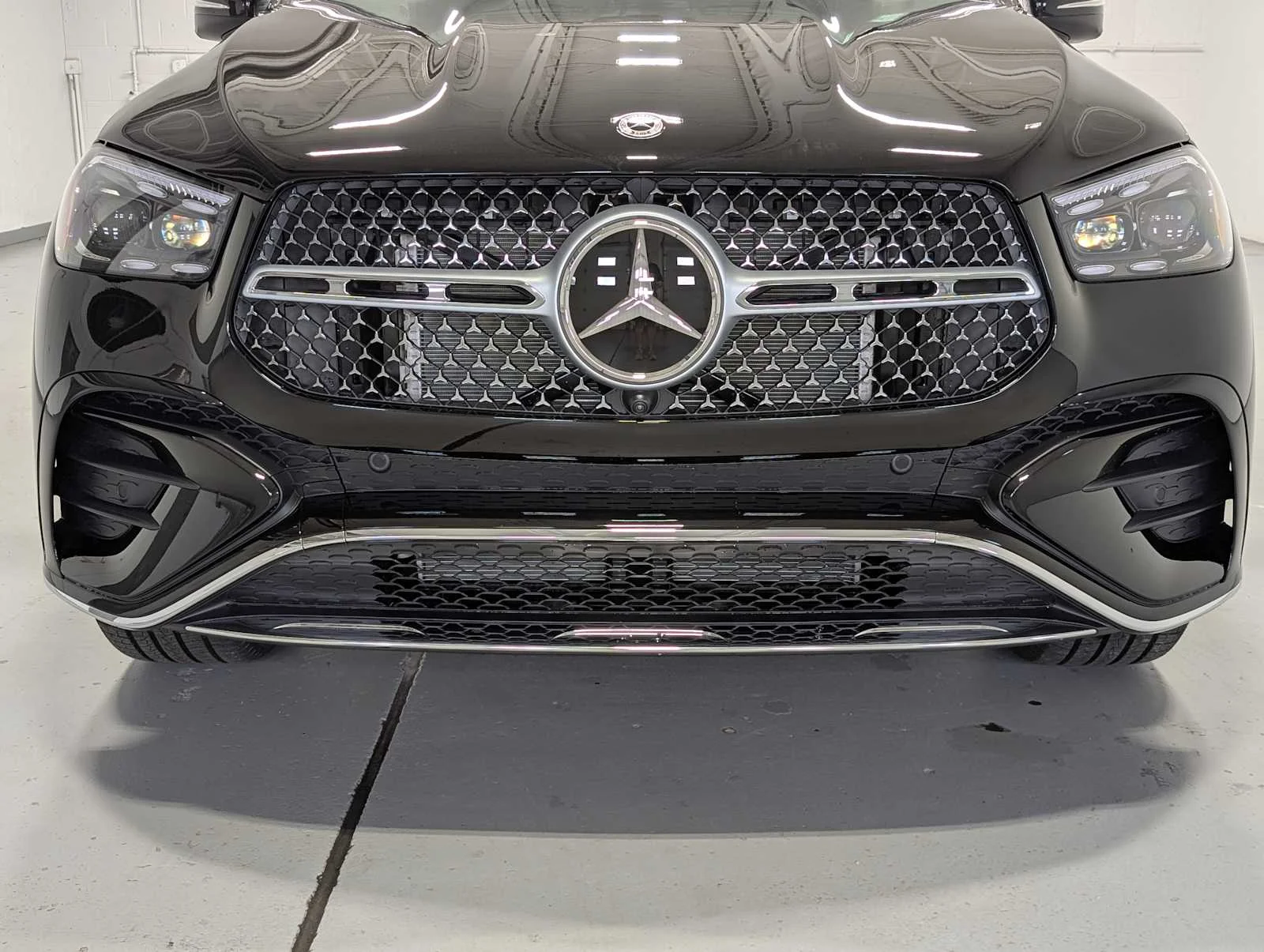 New 2026 Obsidian Black Metallic Mercedes-Benz GLE 450 image 2