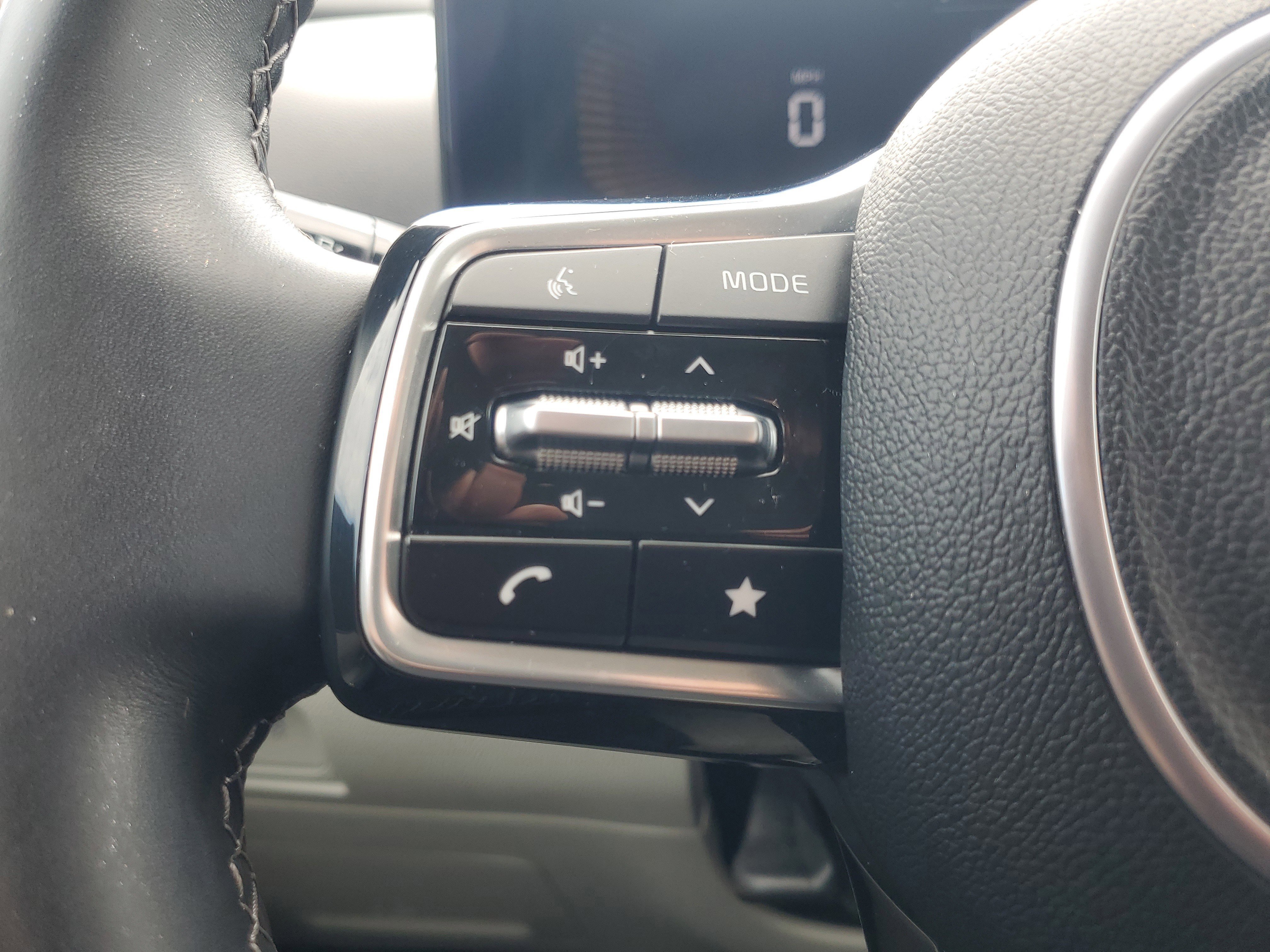 Used 2025 Wolf Gray Kia S image 21