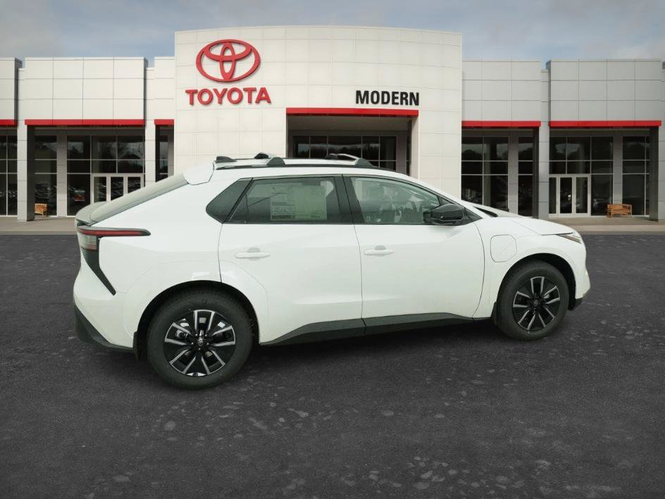 New 2026 WINDCHILL PEARL Toyota XLE image 4