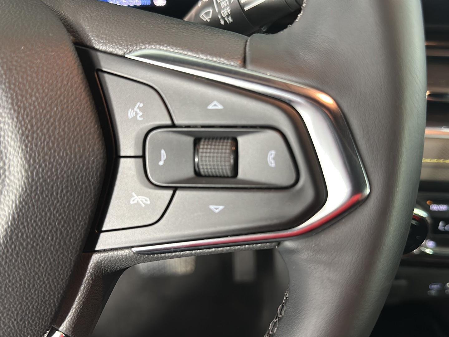 Used 2024 Summit White Chevrolet ACTIV image 24