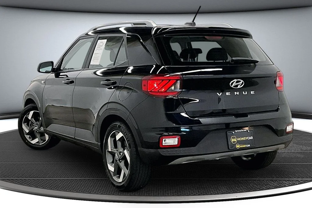 Certified Used 2023 Black Hyundai SEL image 4