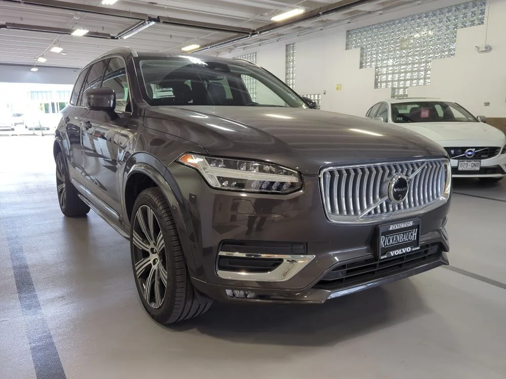 2024 Volvo XC90 B6 Plus 6-Seater Bright theme 4WD's photo