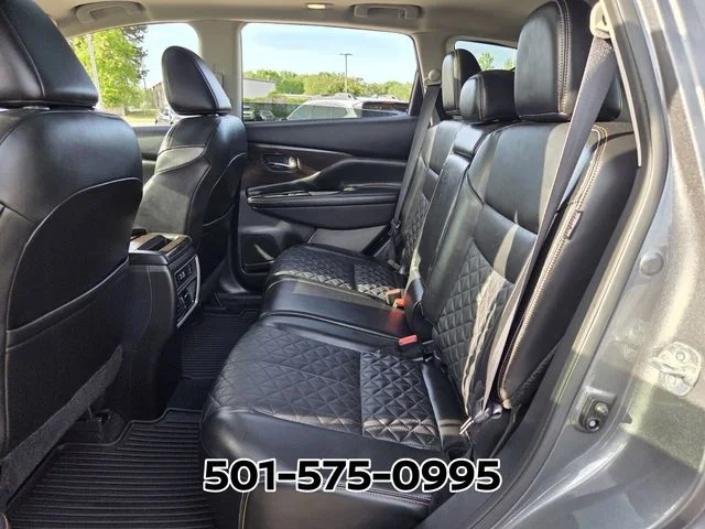Used 2022 Gray Nissan Platinum image 11