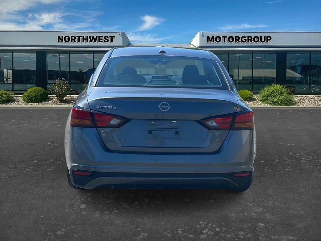 2025 Nissan Altima SV - Photo 6