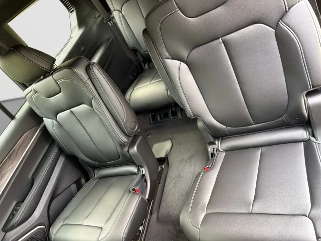 New 2026 Silver Zynith Exterior Paint Jeep Limited image 14