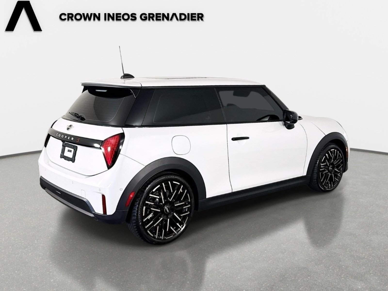 Used 2025 White Metallic MINI Cooper S image 5