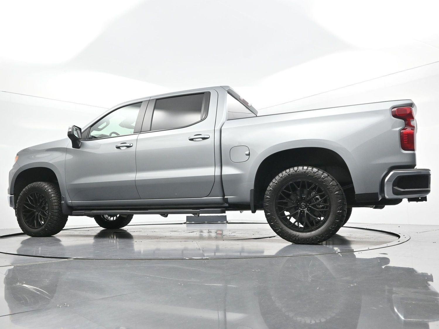 Used 2025 Sterling Gray Metallic Chevrolet LT image 50