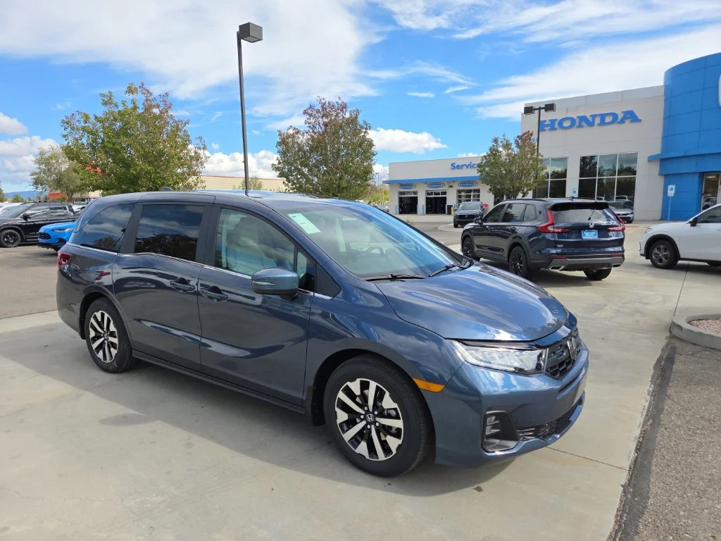 New 2027 Smoke Blue Pearl Honda EX-L image 2