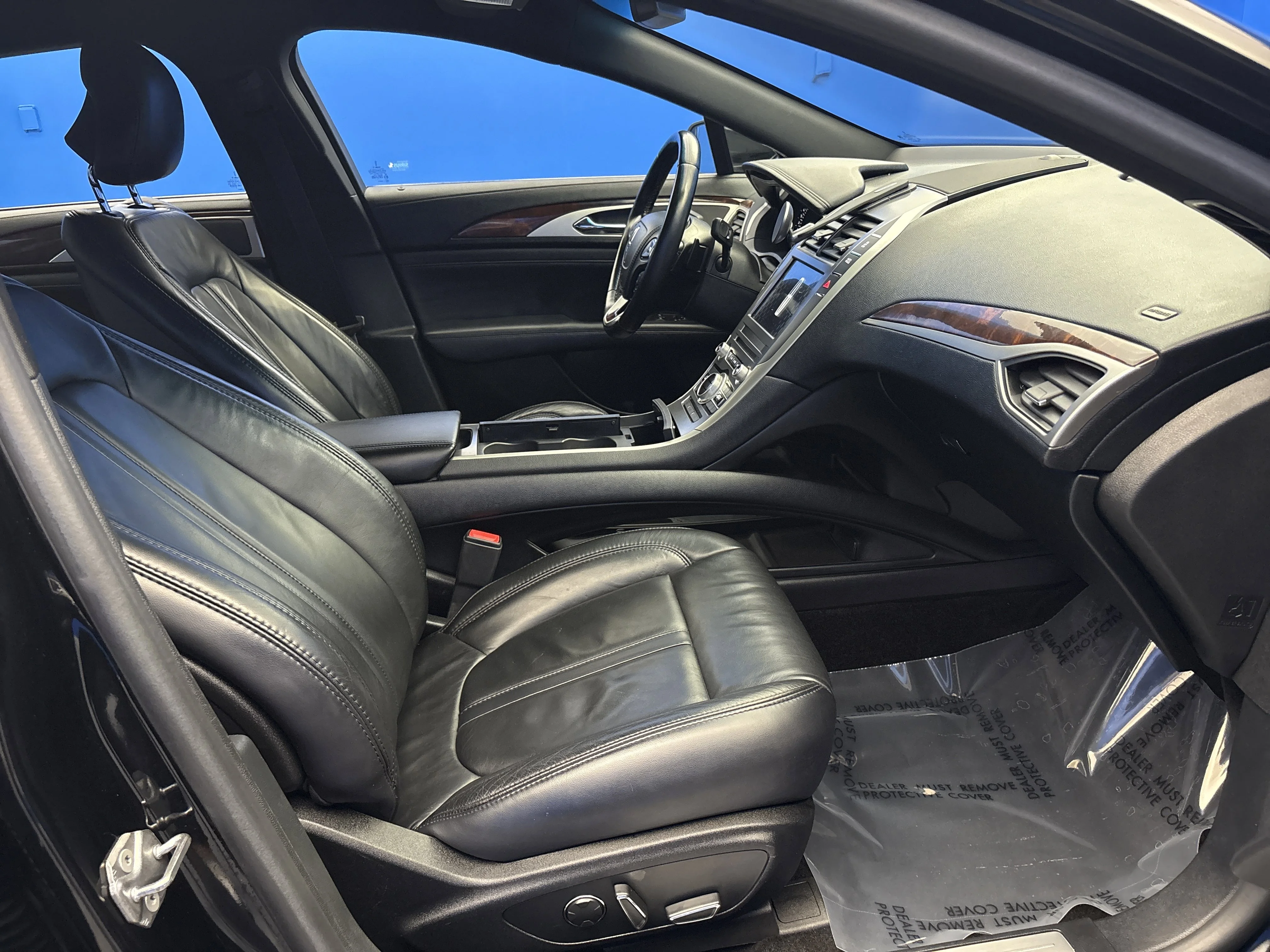 Used 2017 Black Velvet Lincoln Select image 22