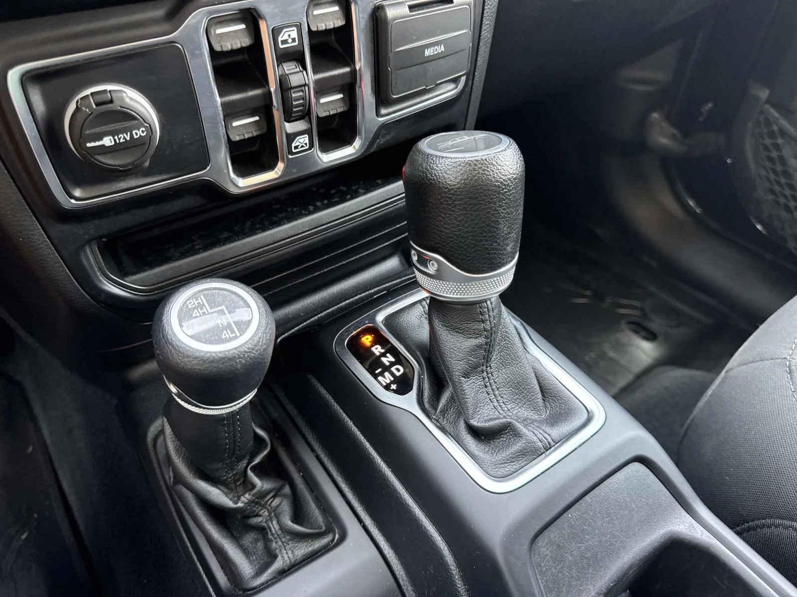 Used 2022 Black Jeep Sport S image 26