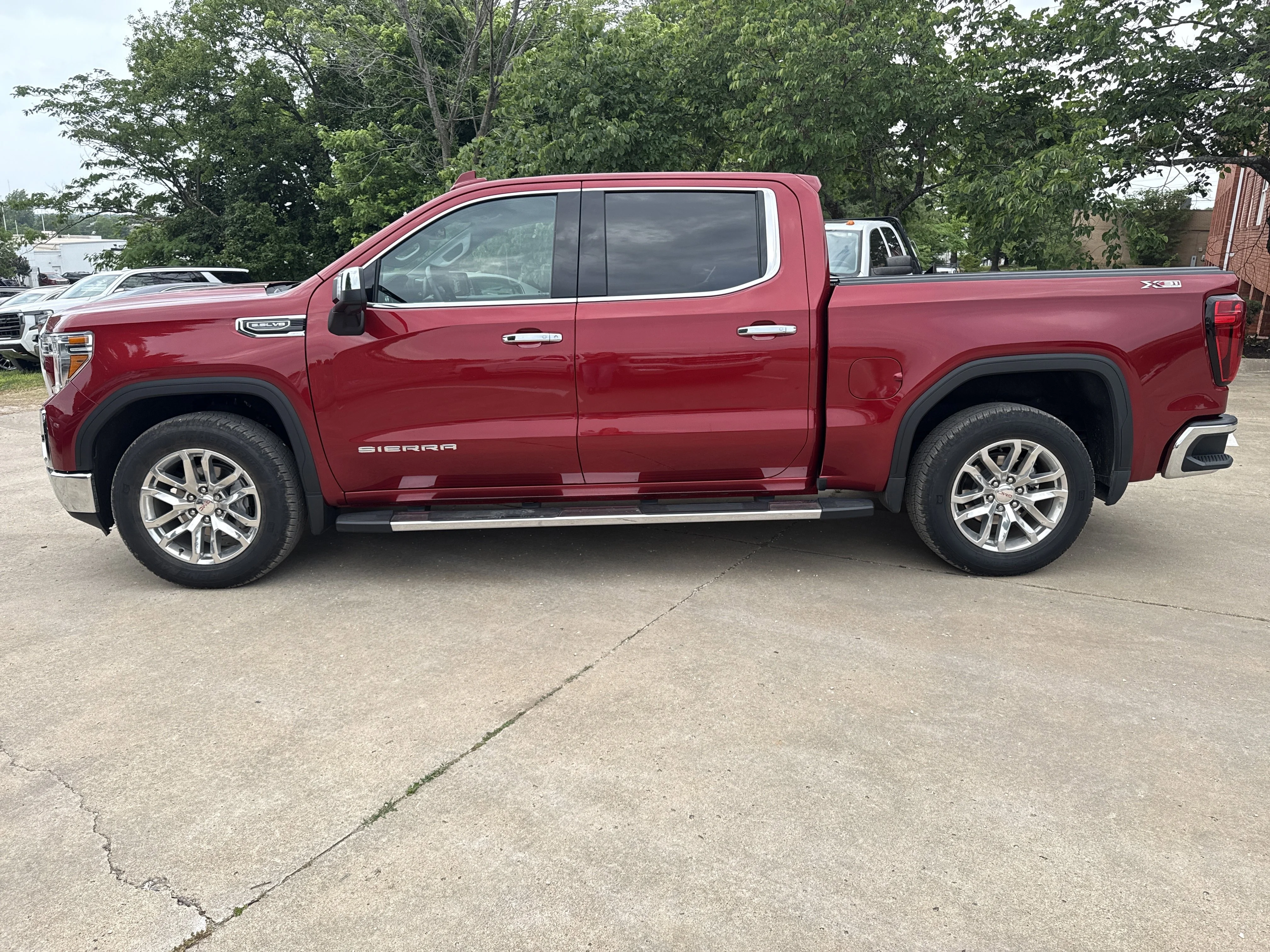 Used 2019 Red Quartz Tintcoat GMC SLT 4WD image 3