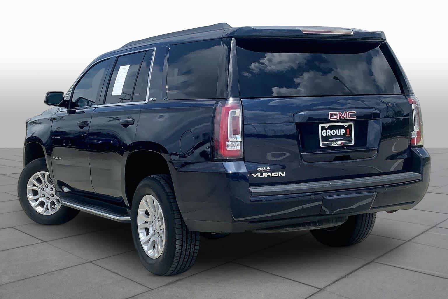 Used 2018 Dark Sapphire Blue Metallic GMC SLE image 11