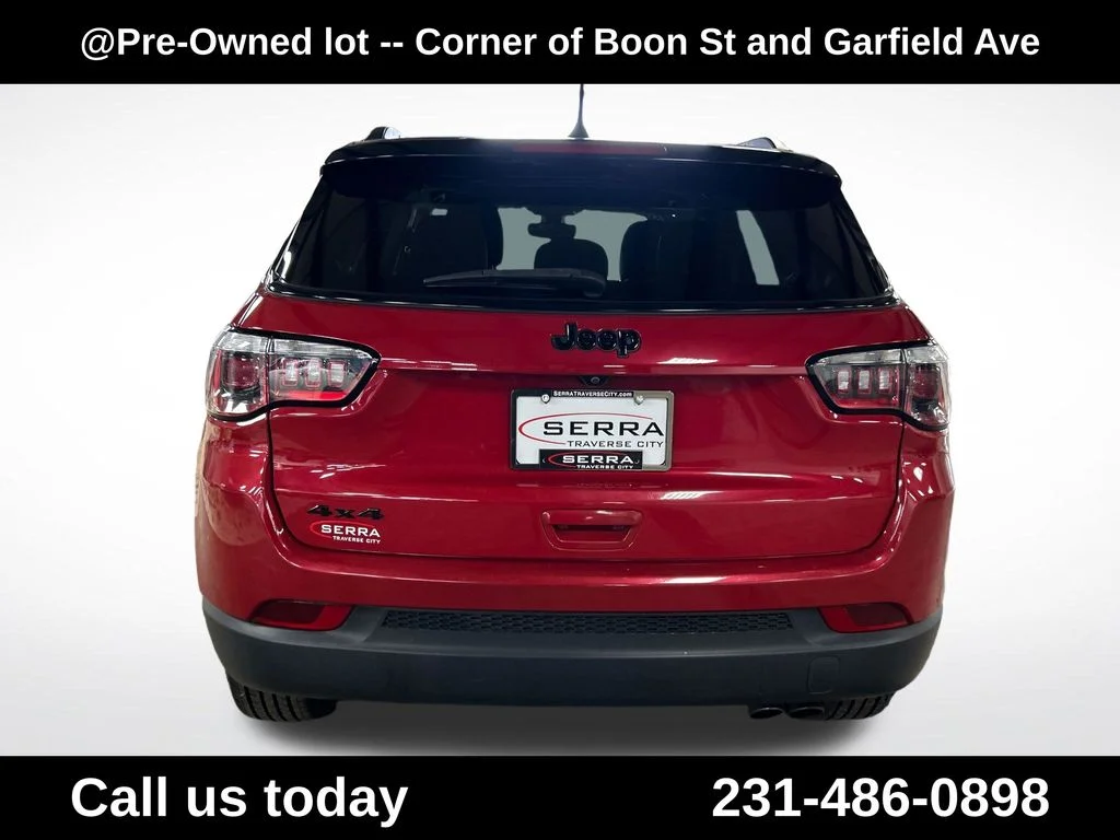 Used 2020 Red Jeep Latitude image 4