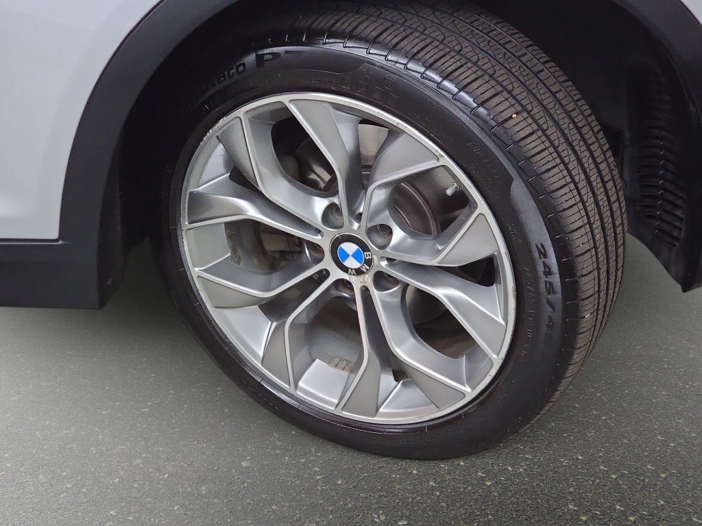 Used 2016 Glacier Silver Metallic BMW xDrive28d image 32