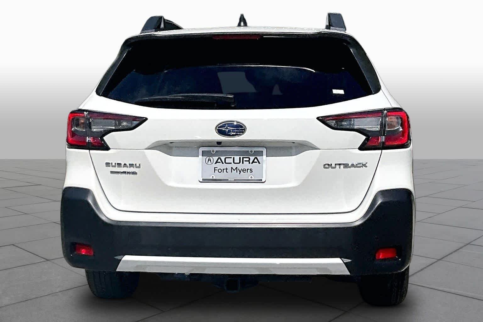Used 2023 Crystal White Pearl Subaru Limited image 5