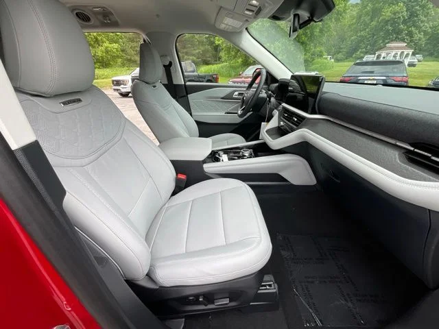 New 2026 Rapid Red Metallic Tinted Clearcoat Ford Platinum™ image 28