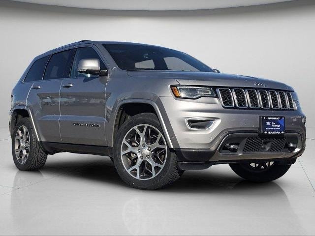 Used 2018 Billet Silver Metallic Clearcoat Jeep  image 2