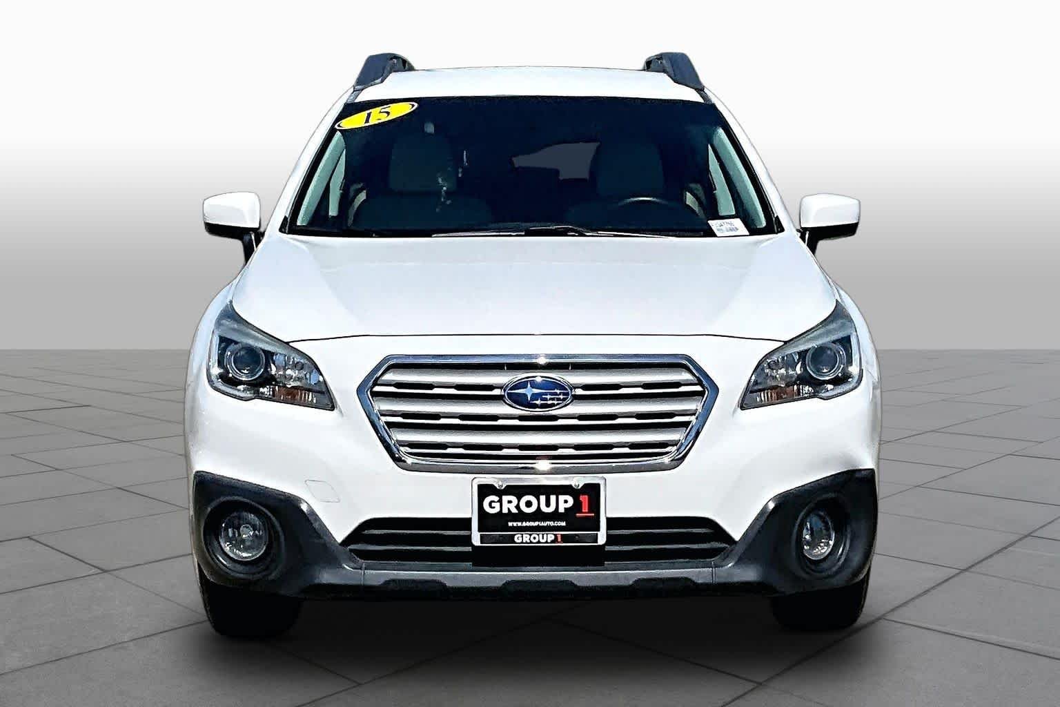 Used 2015 Crystal White Pearl Subaru 2.5i Premium image 3