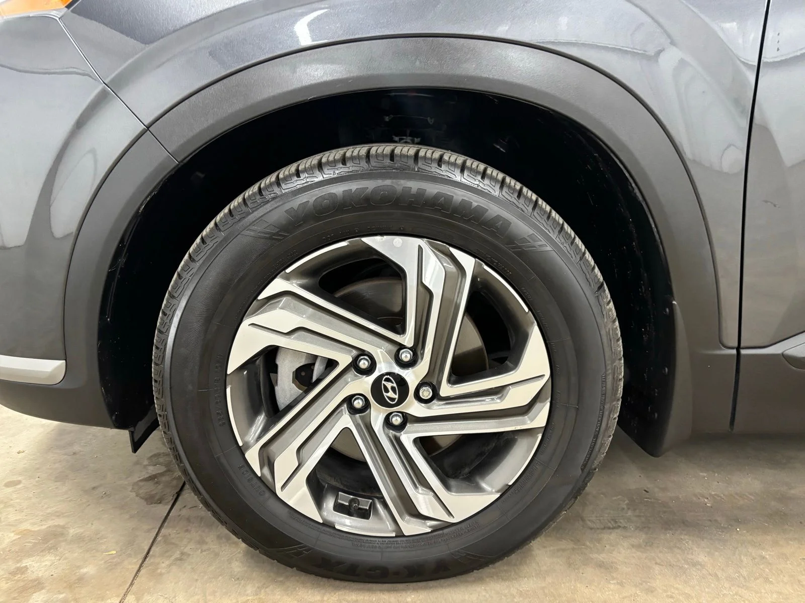 Used 2023 Gray Hyundai SEL image 8