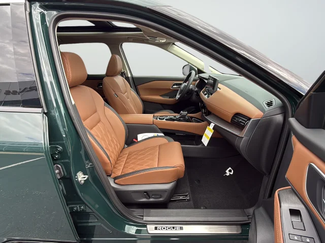 New 2026 Obsidian Green Pearl Nissan Platinum image 26