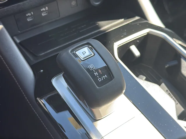 New 2026 White Mitsubishi SE image 24