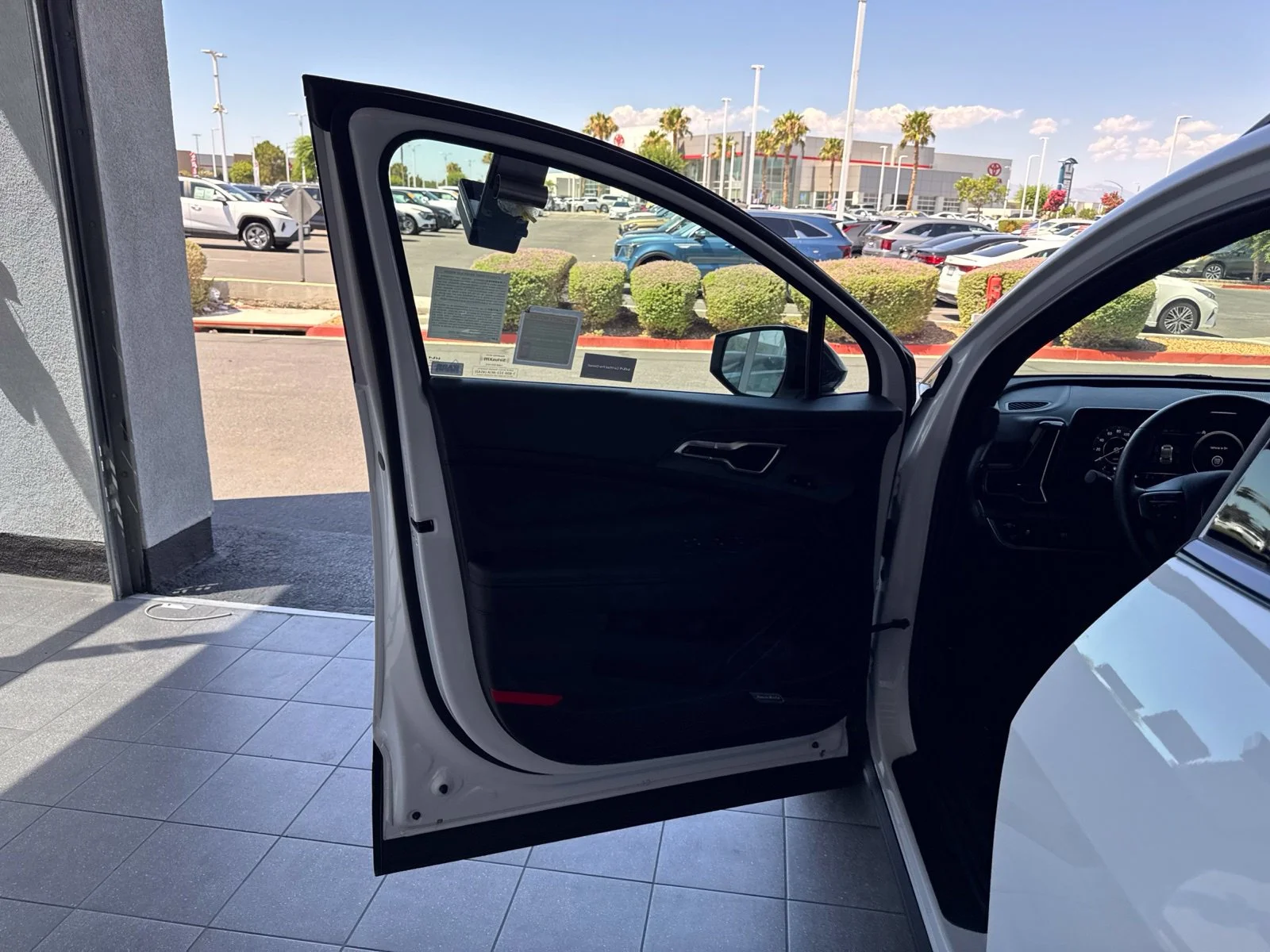 Used 2025 Glacial White Pearl Kia X-Pro Prestige image 13